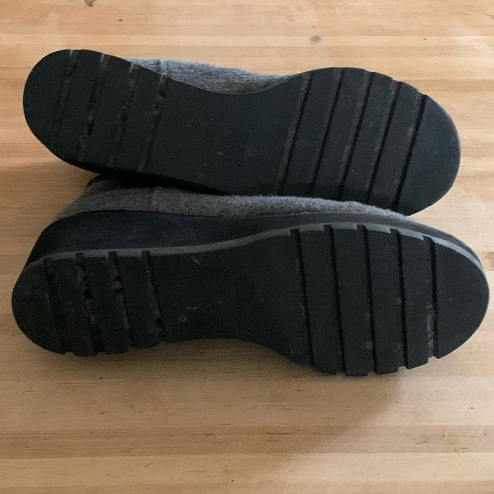 Eileen Fisher Felt Wool Chelsea Booties - Picture 7 of 7